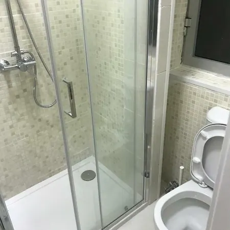 Hostel Charming Episode